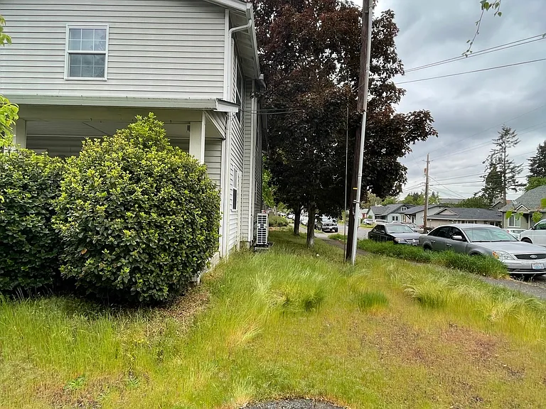 2420 T St — Photo 3