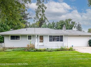 4053 S Pine Dell Dr, Lansing, MI 48911