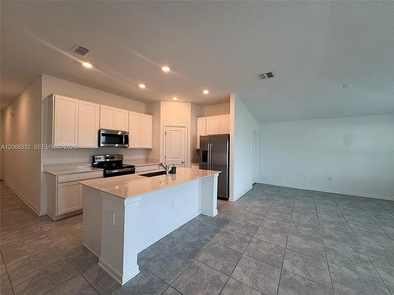 640 Daring Dr — Photo 16