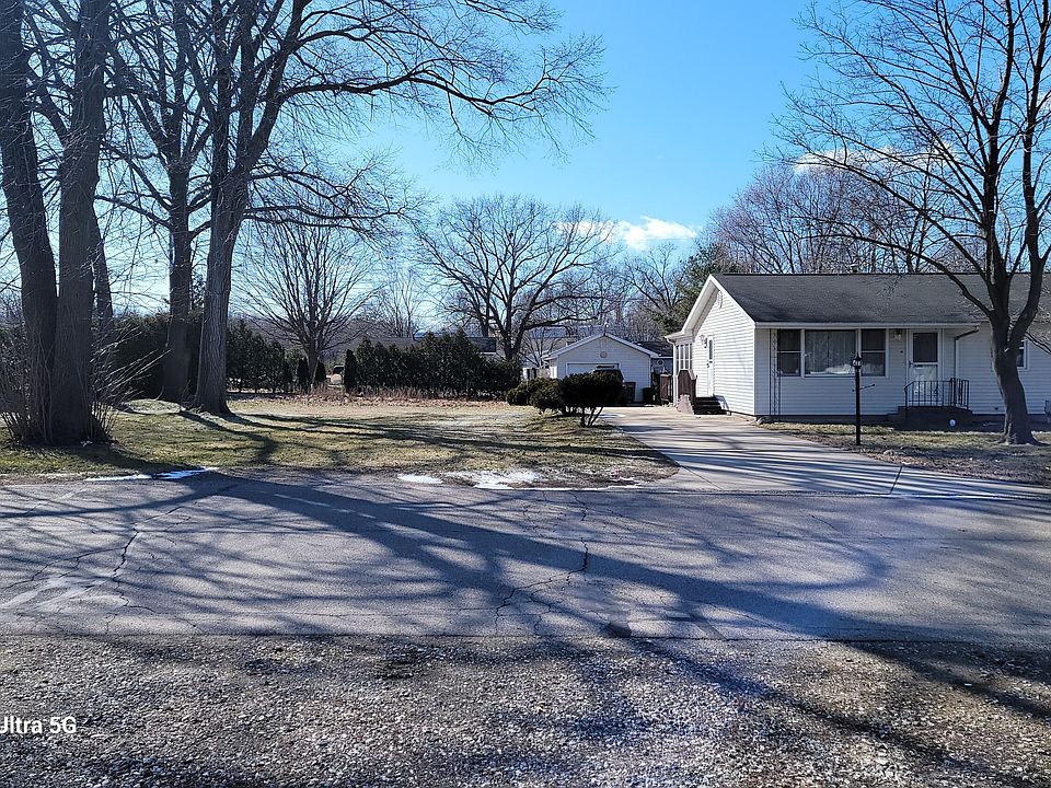 1st image of 20 N Eagle St