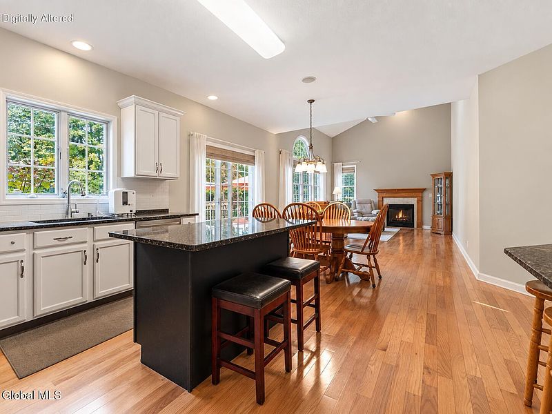 5th image of 7 Rockrose Way
