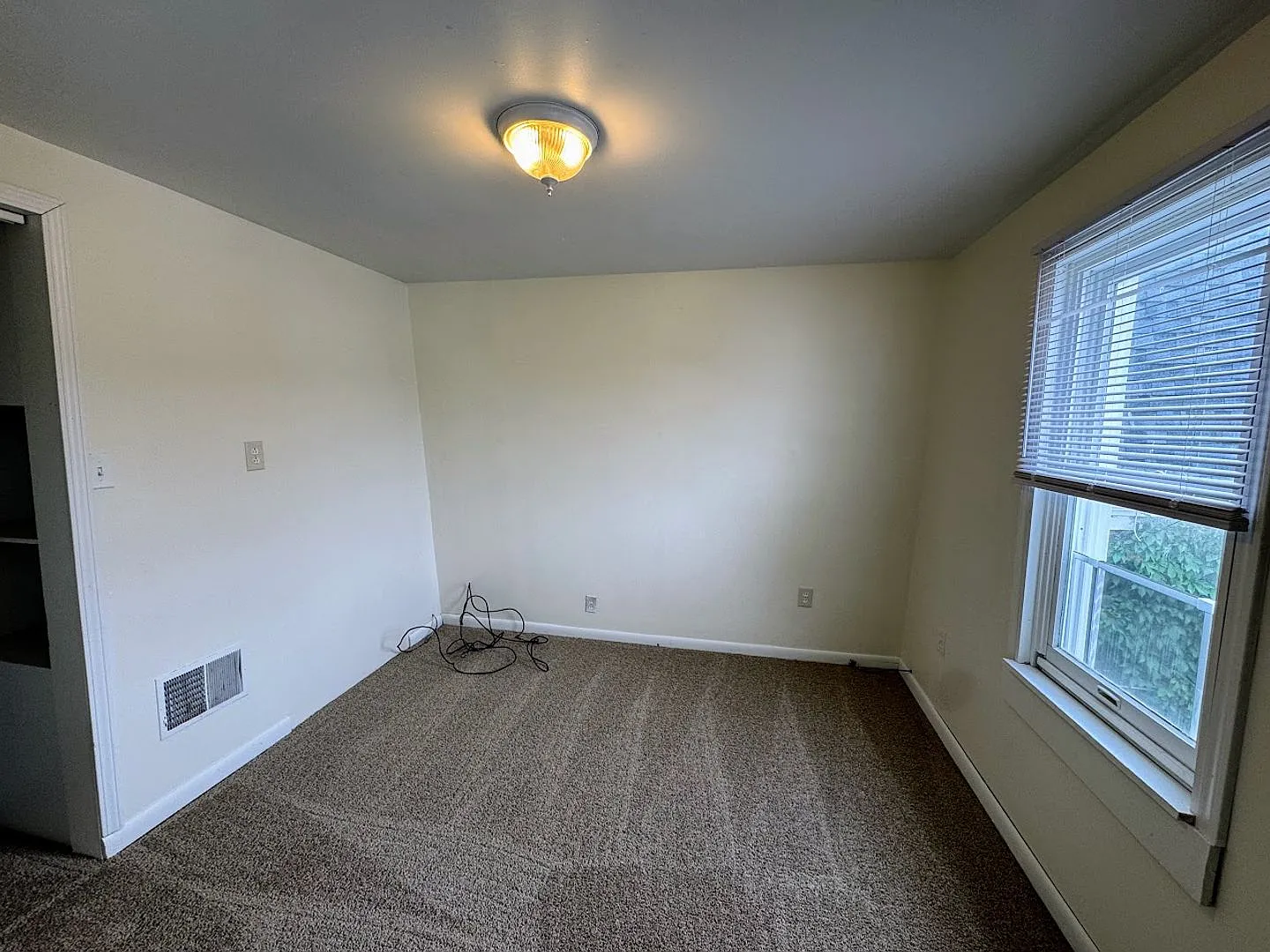 Updated 2/3 Bedroom Home in Pitcairn! — Photo 4
