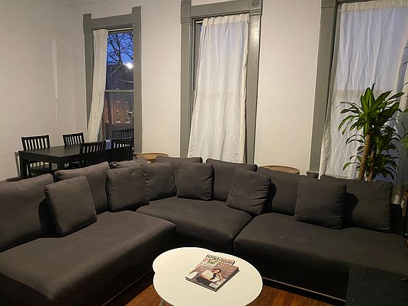 3rd image of 37 E Palmer St #1