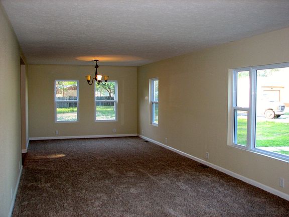 3rd image of 810 Mary Ave