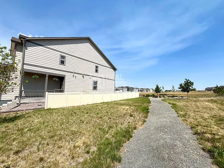 8490 Castleabra Dr — Photo 23