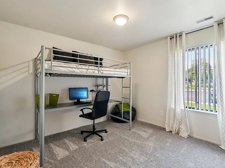 Eastwood Village Apartments — Photo 10