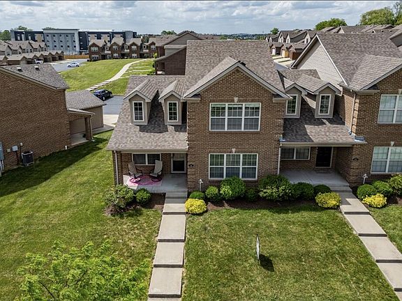 5th image of 711 Newtown Springs Dr