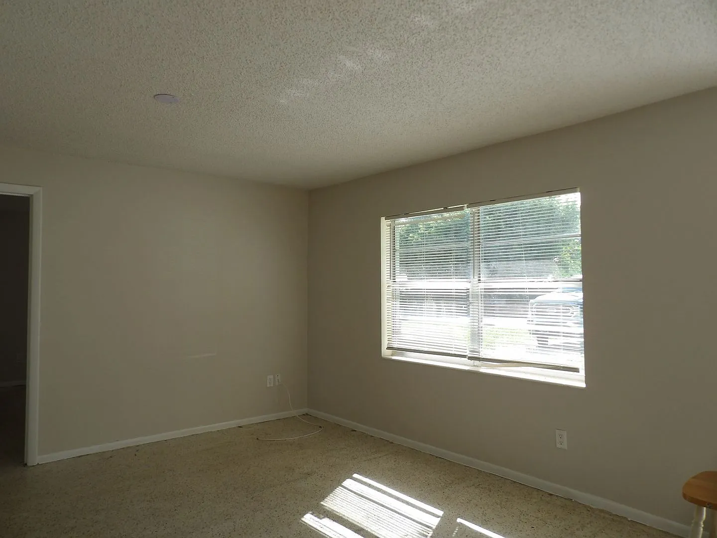 2/1 Duplex — Photo 2