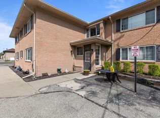 2247 Walton Blvd UNIT 46, Rochester Hills, MI 48309