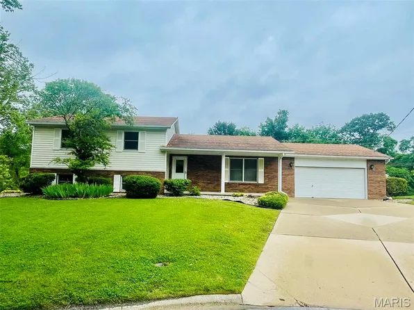 19 Carol Lee Dr, East Alton, IL 62024