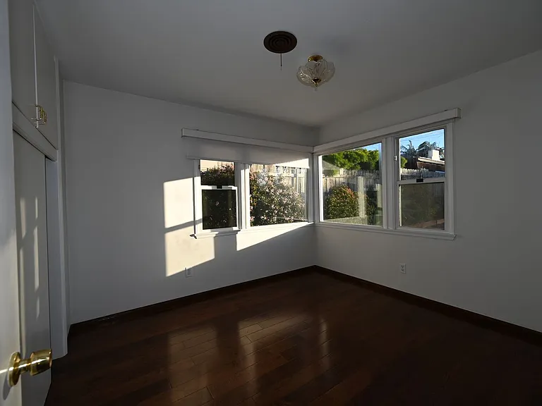 4493 Newport Ave — Photo 7