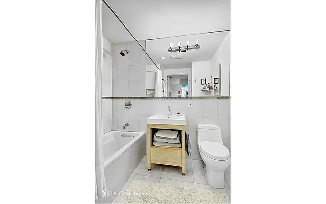 Rented by Douglas Elliman | media 15