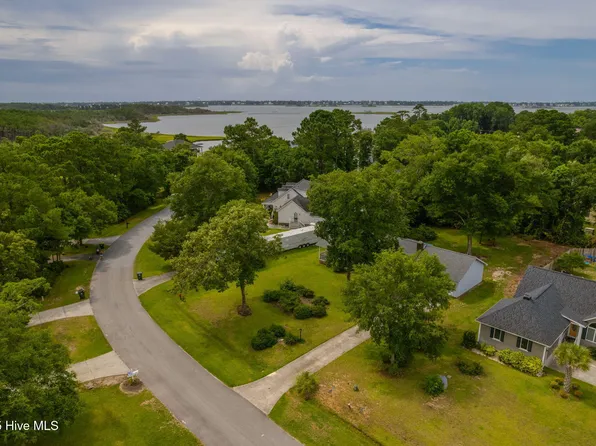 151 Hunting Bay Drive, Cape Carteret, NC 28584
