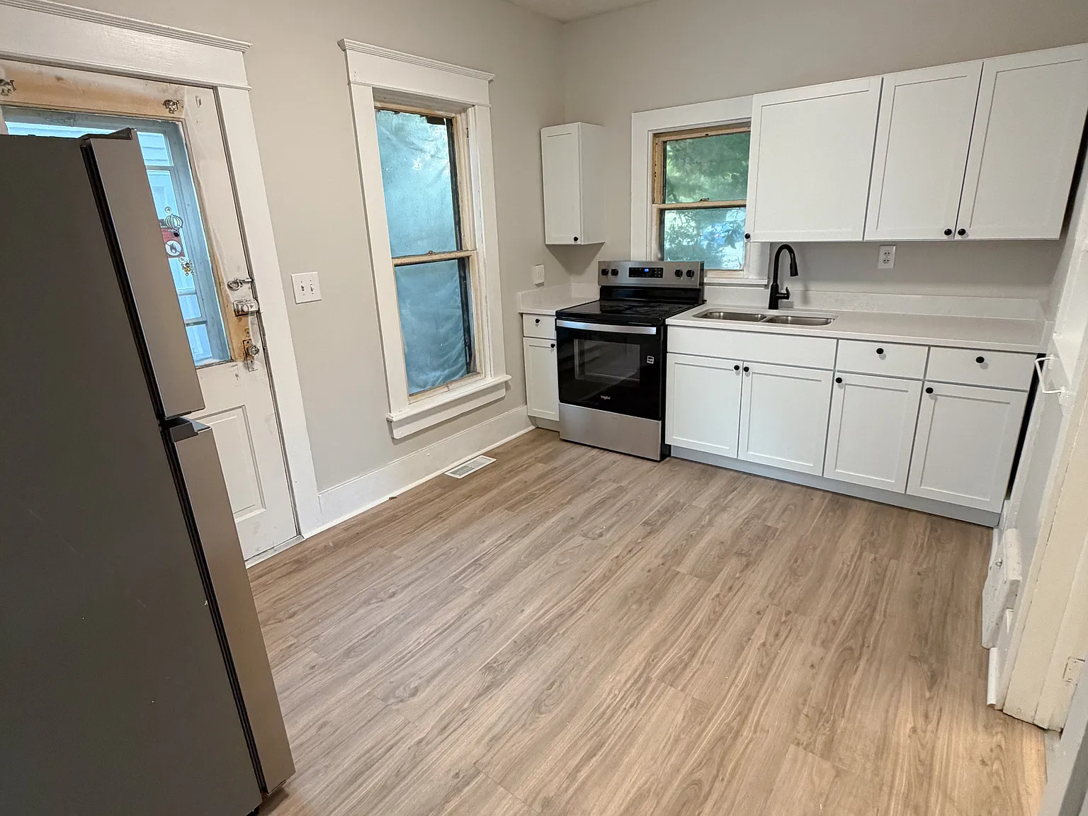 2 bed, 750 sqft, $1,400 — Photo 4
