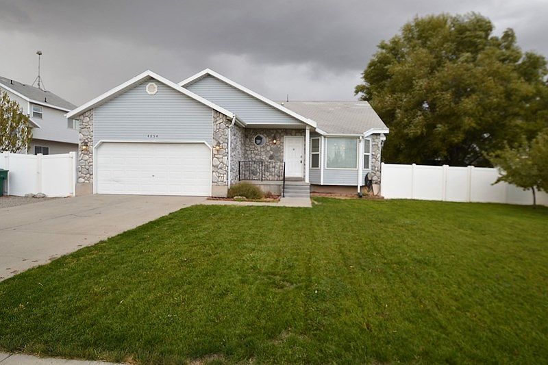 1st image of 4854 Aerie Hill Dr