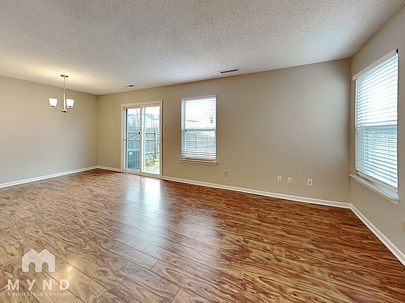 3rd image of 1217 Freemont Ln