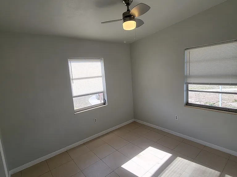 2361 Dallas St — Photo 9