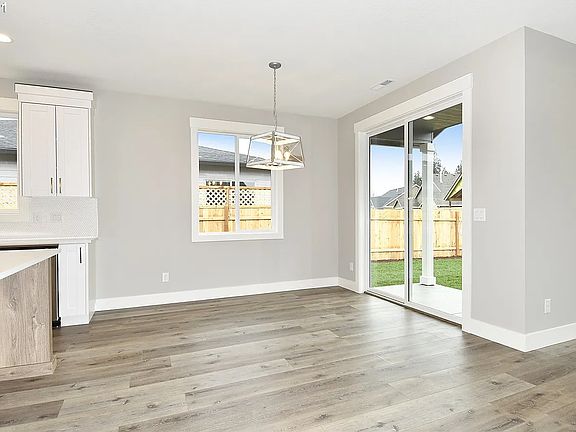 4th image of 2203 SE 13th St
