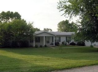 17955 Stewart Dr, Boonville, MO 65233