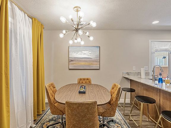 3rd image of 159 E 800 S APT 210