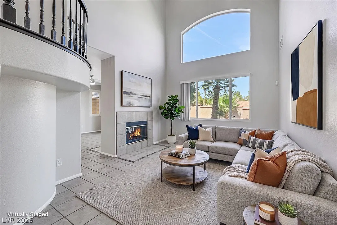 5 bed, 3.0 bath, 2555 sqft, $3,750 — Photo 3