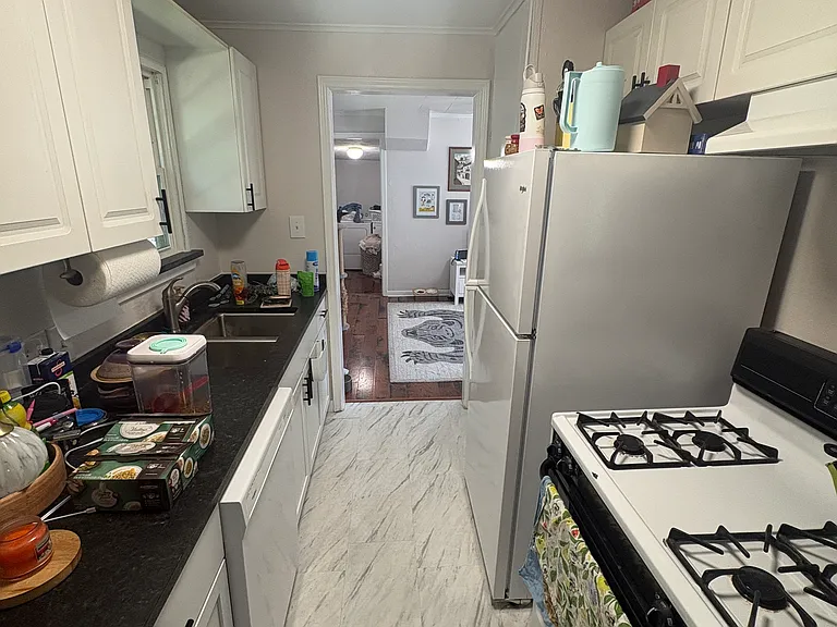 415 Marietta St #B — Photo 8