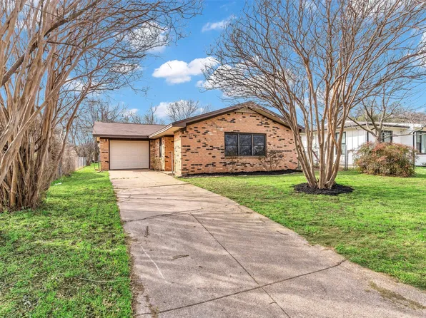 907 W Bridge St, Granbury, TX 76048
