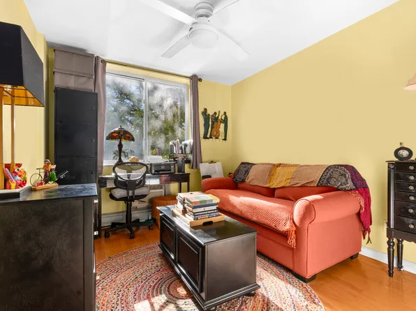 145 Kenilworth Place image 7 of 9