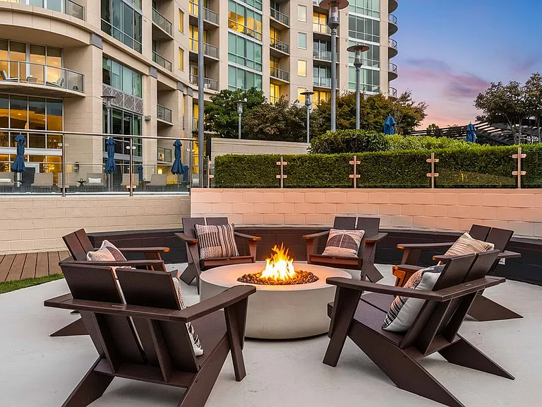 The Huntley Luxury Apartments — Photo 44