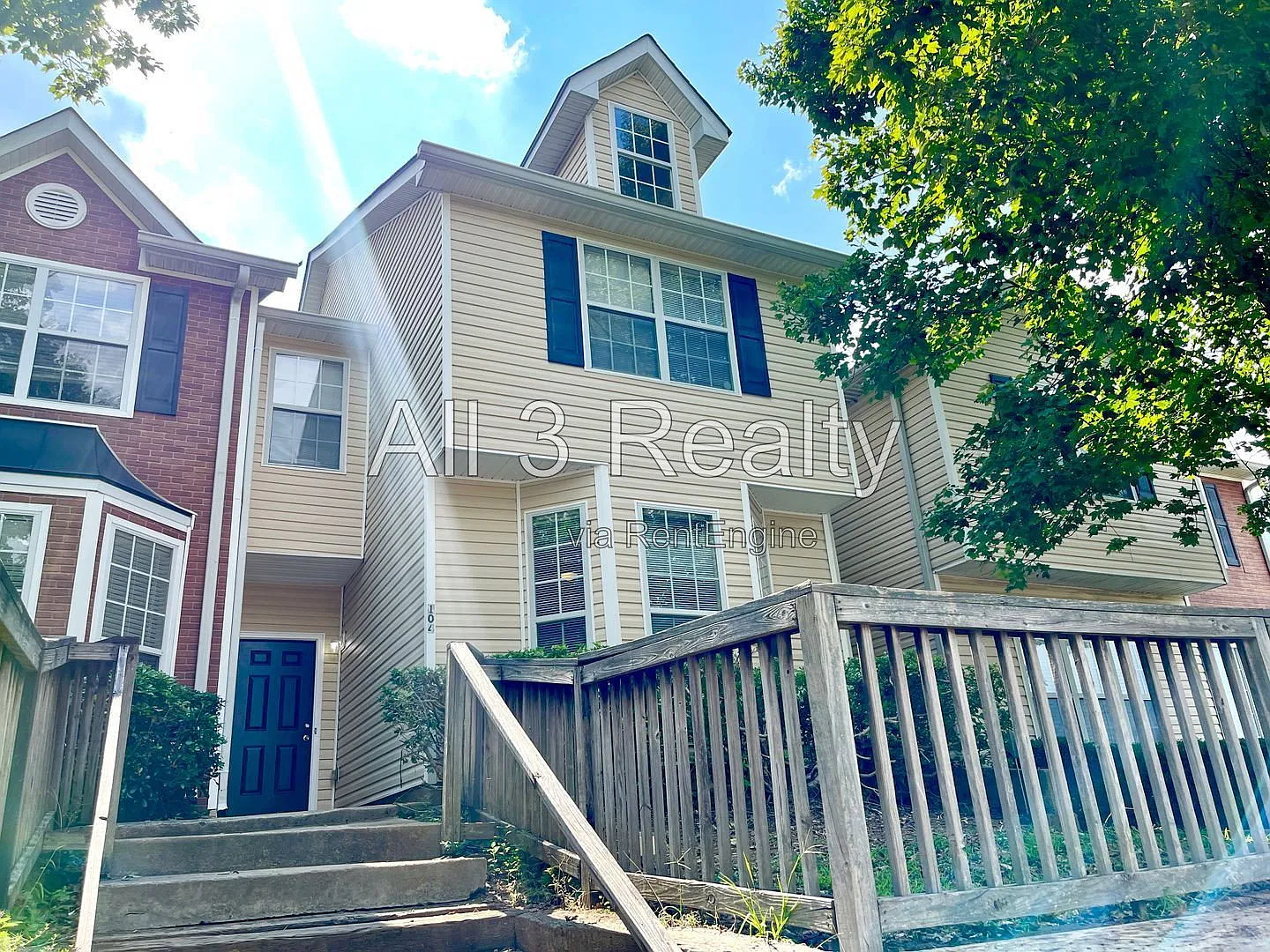 4 bed, 2.5 bath, 1638 sqft, $1,685 — Photo 1