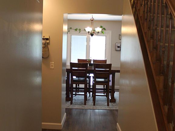3rd image of 929 Dianthus Ct