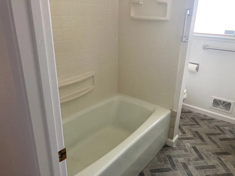 1229 Eastridge Dr — Photo 24
