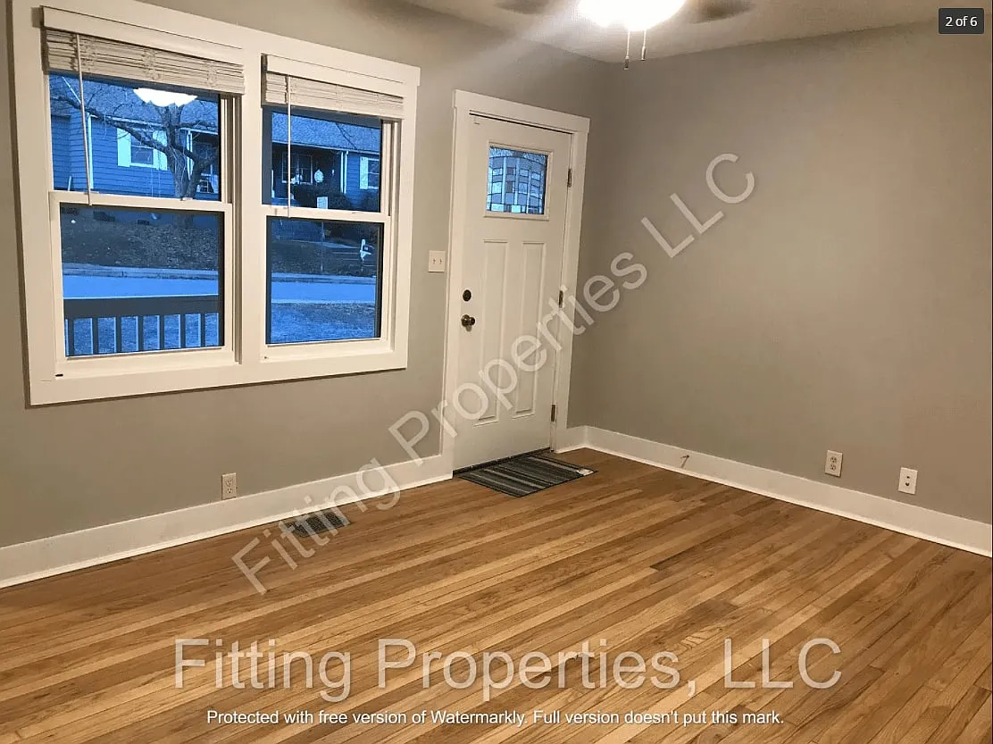 624 Frasier Street SouthEast - 1 — Photo 2