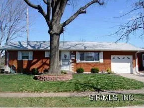 2818 Sunset Dr photo 1