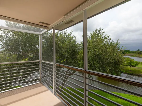 2441 SW 82nd Ave APT 301, Davie, FL 33324