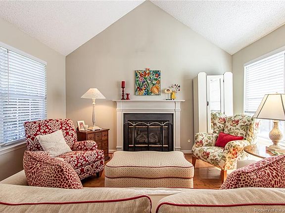 5th image of 810 Brassie Way