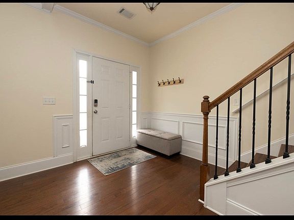 3rd image of 2662 Honeysuckle Dr