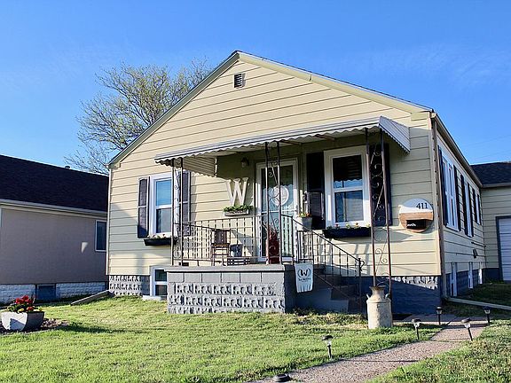 2nd image of 411 E 16th St