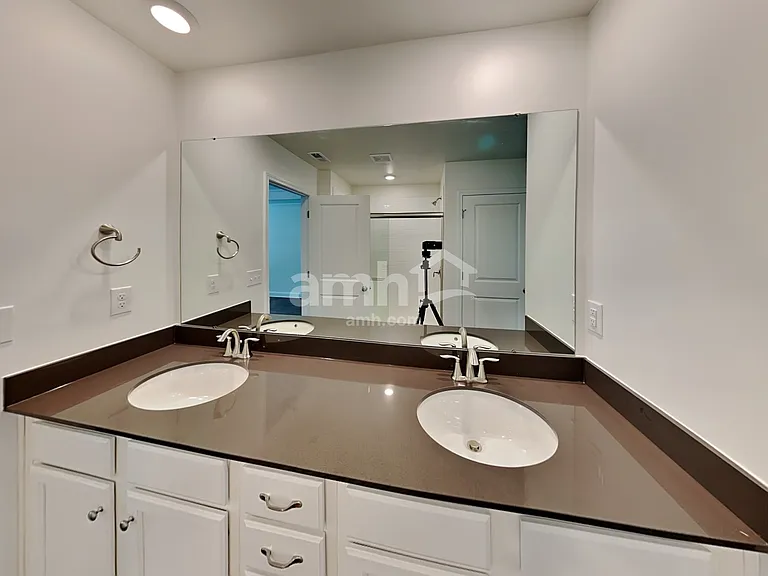 556 Rivermist Dr — Photo 11