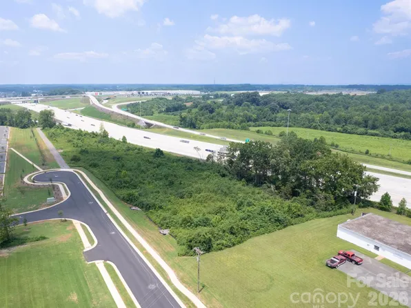 2221 International Dr, Statesville, NC 28625