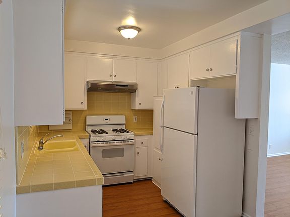 2nd image of 410 N Market St Unit 6