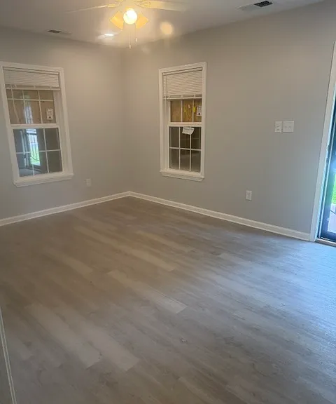 2555 Kimball Ave — Photo 7