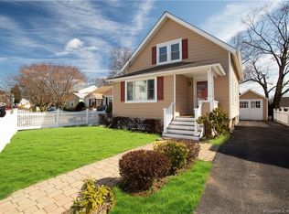 30 Reynolds Ave, Stamford, CT 06905