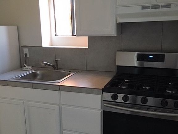 3rd image of 1517 Agua Fria St
