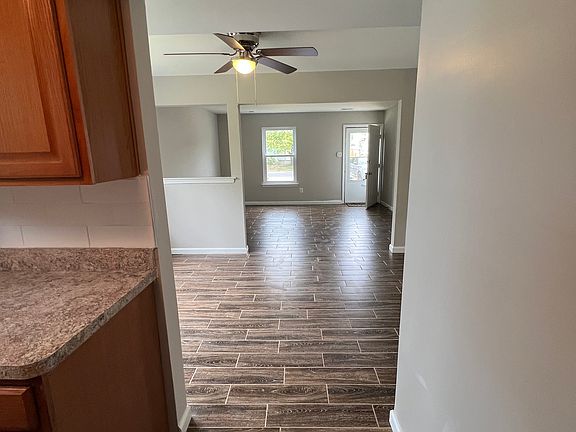 5th image of 16 Maynard Dr #A