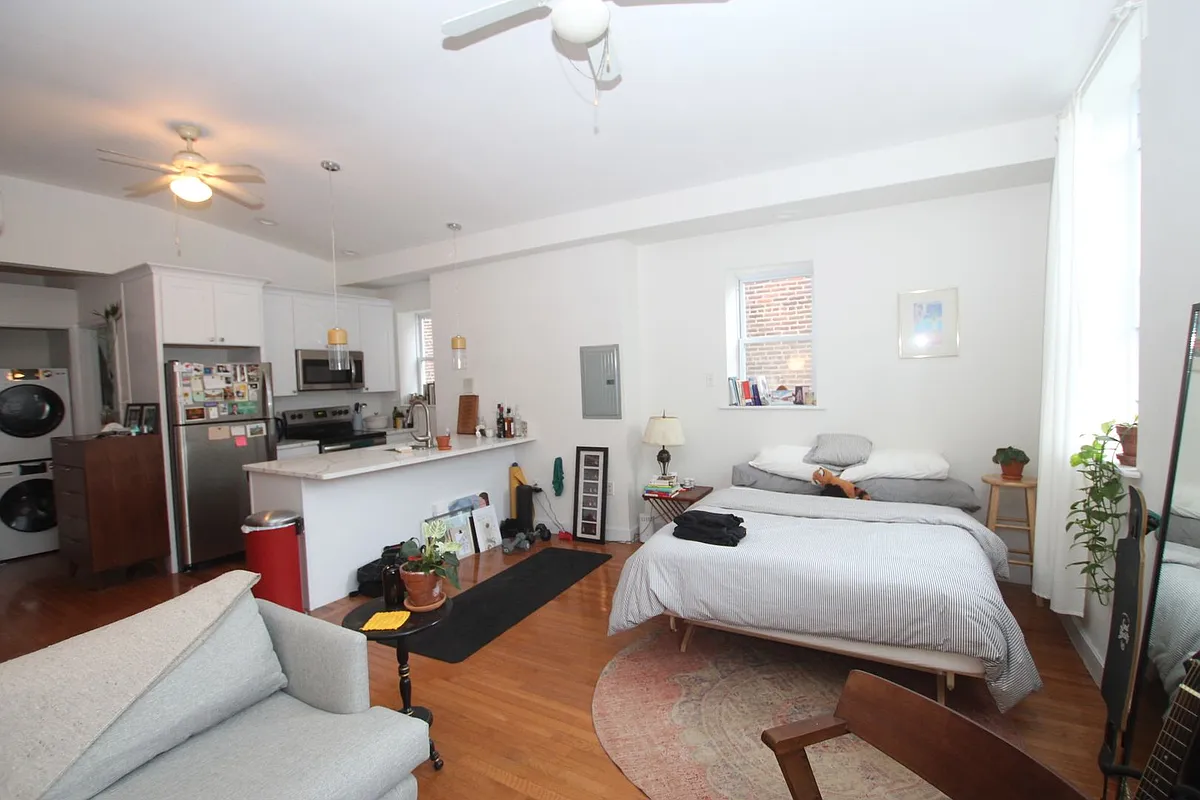 Building Photo - 959 N 5th St #2F