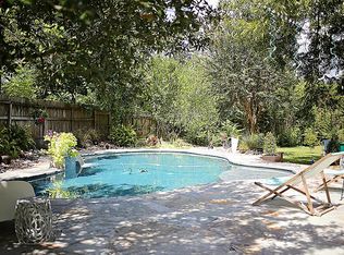 615 E Strauss St, Bellville, TX 77418