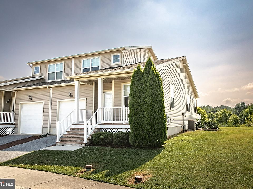 1st image of 733 Wye Oak Dr