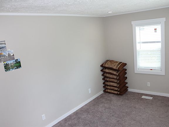 3rd image of 327 Kenslo Ave