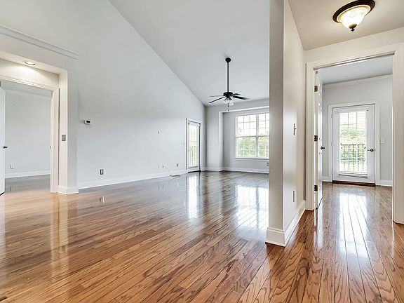 5th image of 3201 Aspen Grove Dr APT F7